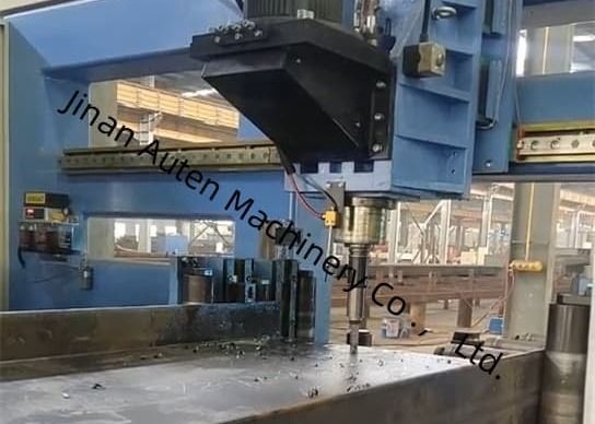 BT40 Modello Macchina per la trivellazione a fascia H CNC ad alta precisione con mandrino principale di 5-30 mm di diametro del foro