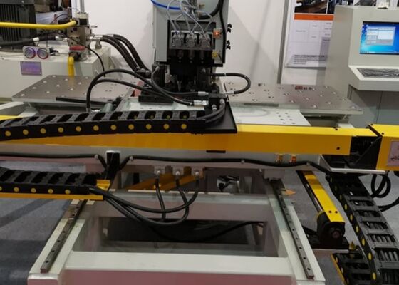 180 mm Stroke Of Drilling Spindle CNC Plate Punching Machine per la lavorazione dei metalli industriali