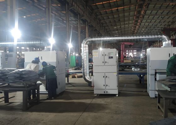 28KW Potenza della macchina Macchina di lucidatura della piastra metallica CNC 2 motore di alimentazione