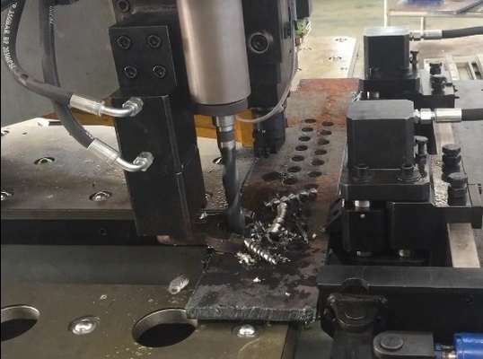 1200KN Servo alimentazione Forza di perforazione Cnc Plate Foratura di foratura con 26 mm di diametro di foratura Max