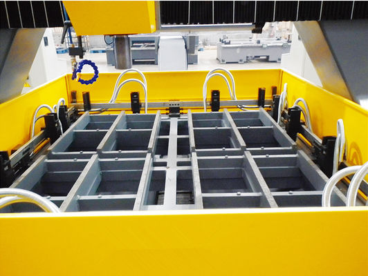 Macchina foratrice CNC con alimentazione servo motore, 1500x8000mm, per piastre di varie dimensioni e spessori