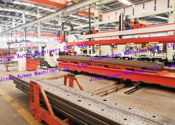 Linea di produzione punzonatura lamiere CNC con forza nominale di 120 tonnellate, 25 moduli per travi piatte di camion
