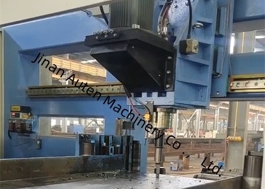 3 Set Maggiornale di attrezzi 3D CNC H Beam Drilling Tapping And Cutting Machine Φ10 Unità idraulica di marcatura Dimensione del carattere