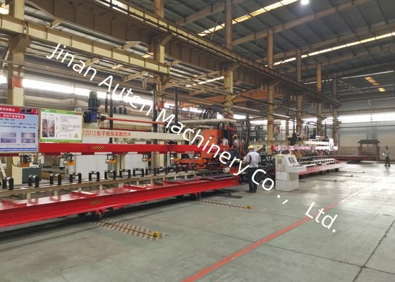 Utilizzato per le travi dei camion leggeri CNC Longitudinal Beam Punching Machine Sheet Metal Processing Line