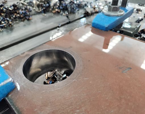 Alta rigidità Alta velocità CNC per la trivellazione di lamiere con controllo servo