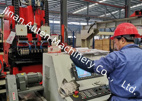 4-9mm Spessore della piastra Linea di lavorazione automatica di foratura di lamiere di metallo per veicoli pesanti