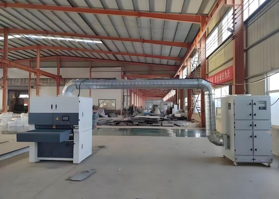 28KW Potenza della macchina Macchina di lucidatura della piastra metallica CNC 2 motore di alimentazione