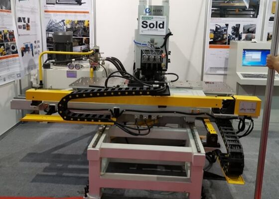 Applicato all'industria delle strutture in acciaio Cnc Plate Punching Machine 800/1200KN Forza di marcatura
