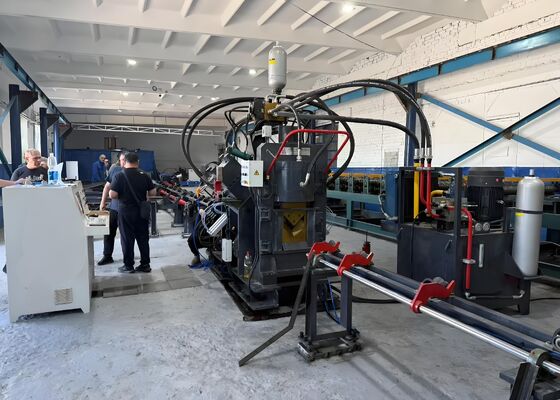 tagliatrice di punzonatura di angolo automatizzata di dimensione di angolo di 50х50х4~200х200х20mm di CNC con 3 assi di CNC