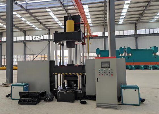 Macchina per piegare e riscaldare l'acciaio ad angolo CNC utilizzata dall'industria delle torri per piastre piatte in acciaio