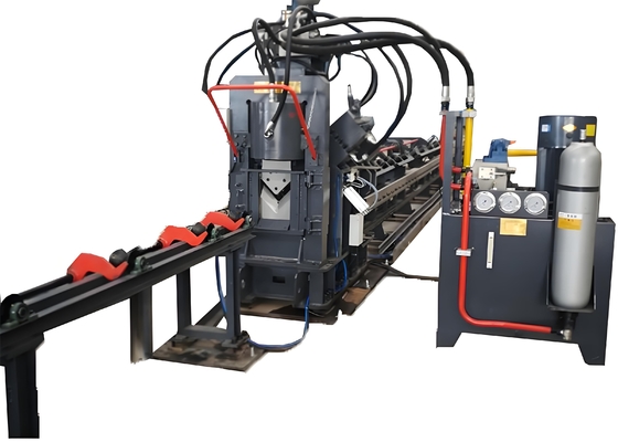 Linea di marcatura e taglio a foratura ad angolo CNC ad alta precisione per la produzione di sistemi di montaggio solare