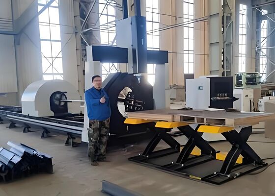 Macchina per la lavorazione di tubi di tubi laser CNC modello LC2412 per tubi in acciaio al carbonio/inossidabile