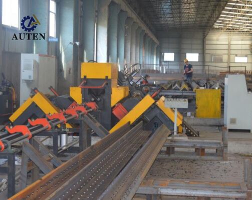 Con fresatrice CNC per profilati angolari con marcatura e foratura, dimensioni complessive 34×8×3m