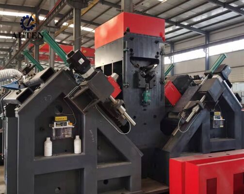 Modello ADM2532 Macchina CNC per la perforazione angolare e la marcatura BT40 Fuso di perforazione conicale